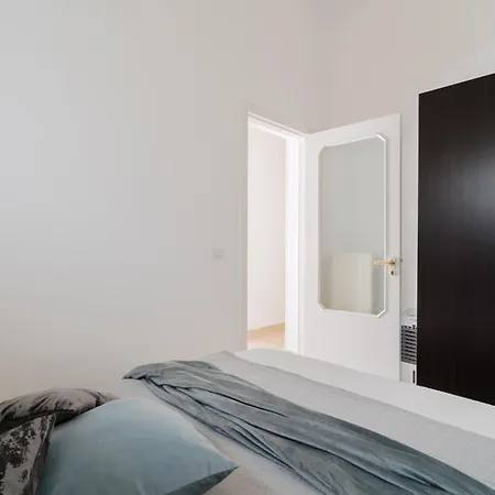 Elegante Nausica Al Castello Apartmán *