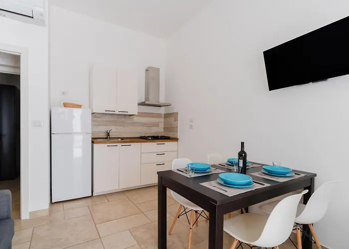 Elegante Zona Castello Apartmán *